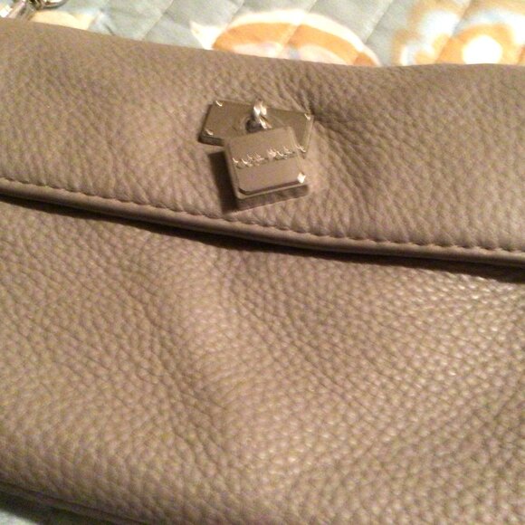 CALVIN KLEIN Small Grey Pebble Leather Cross-body Handbag with Chain Strap - Picture 4 of 4